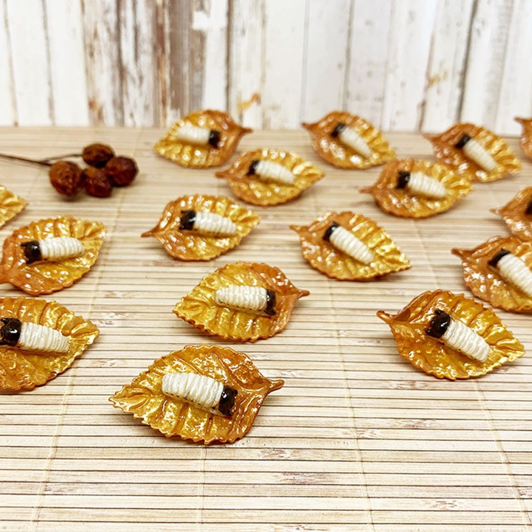 【微距食界】手作 甲虫 幼虫 胸针 别针 - 胸针 - 树脂 多色