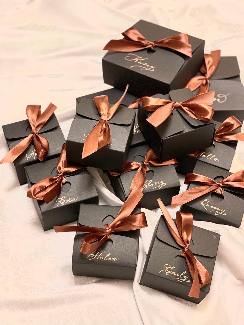 【只限加购】包装礼盒永生花 礼物 盒子 纸盒 升级尊贵名字礼物 - 卡片/明信片 - 纸 白色