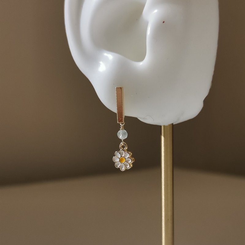 【Veverka】童年 - 不对称 天然石耳环 葡萄石 耳环 饰品 - 耳环/耳夹 - 半宝石 绿色