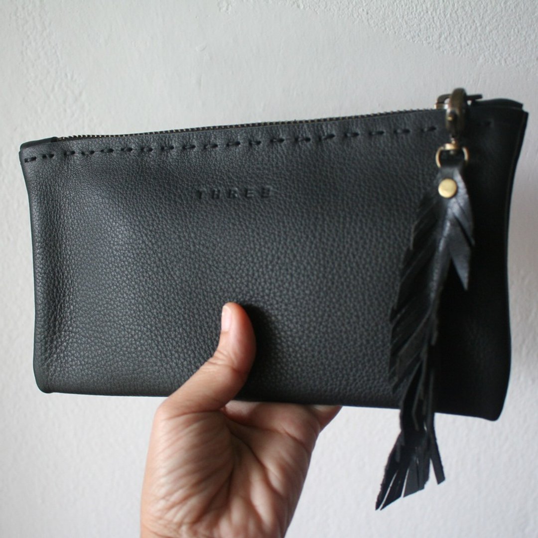 Leather bag with zip For the small / Cosmetic Bag / Leather Pen. - 化妆包/杂物包 - 真皮 黑色