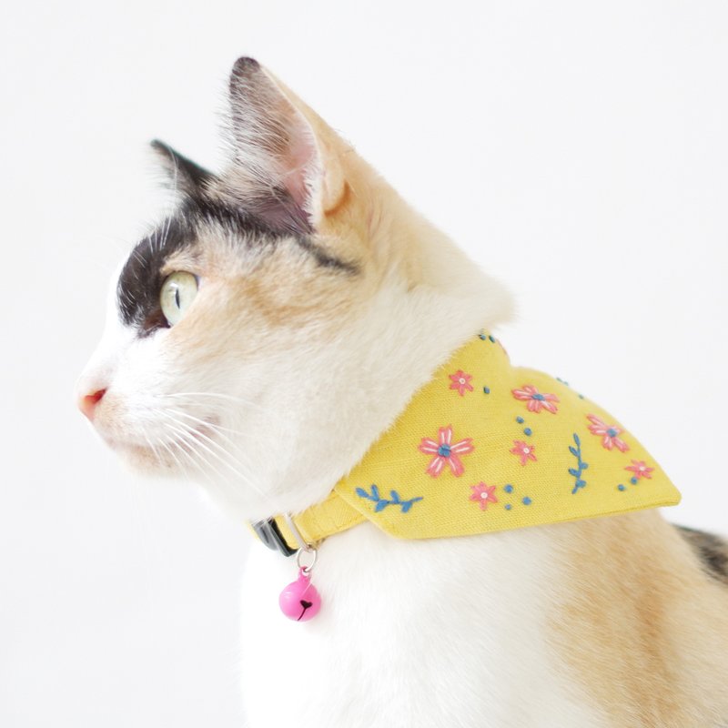 Little forest - Breakaway cat collar : Yellow red with flowers - 项圈/牵绳 - 棉．麻 黄色