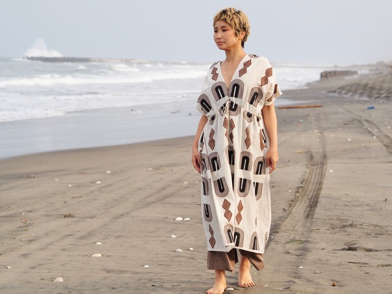 手工盖印细褶纯棉连衣裙/夏日度假长裙 - 洋装/连衣裙 - 棉．麻 白色