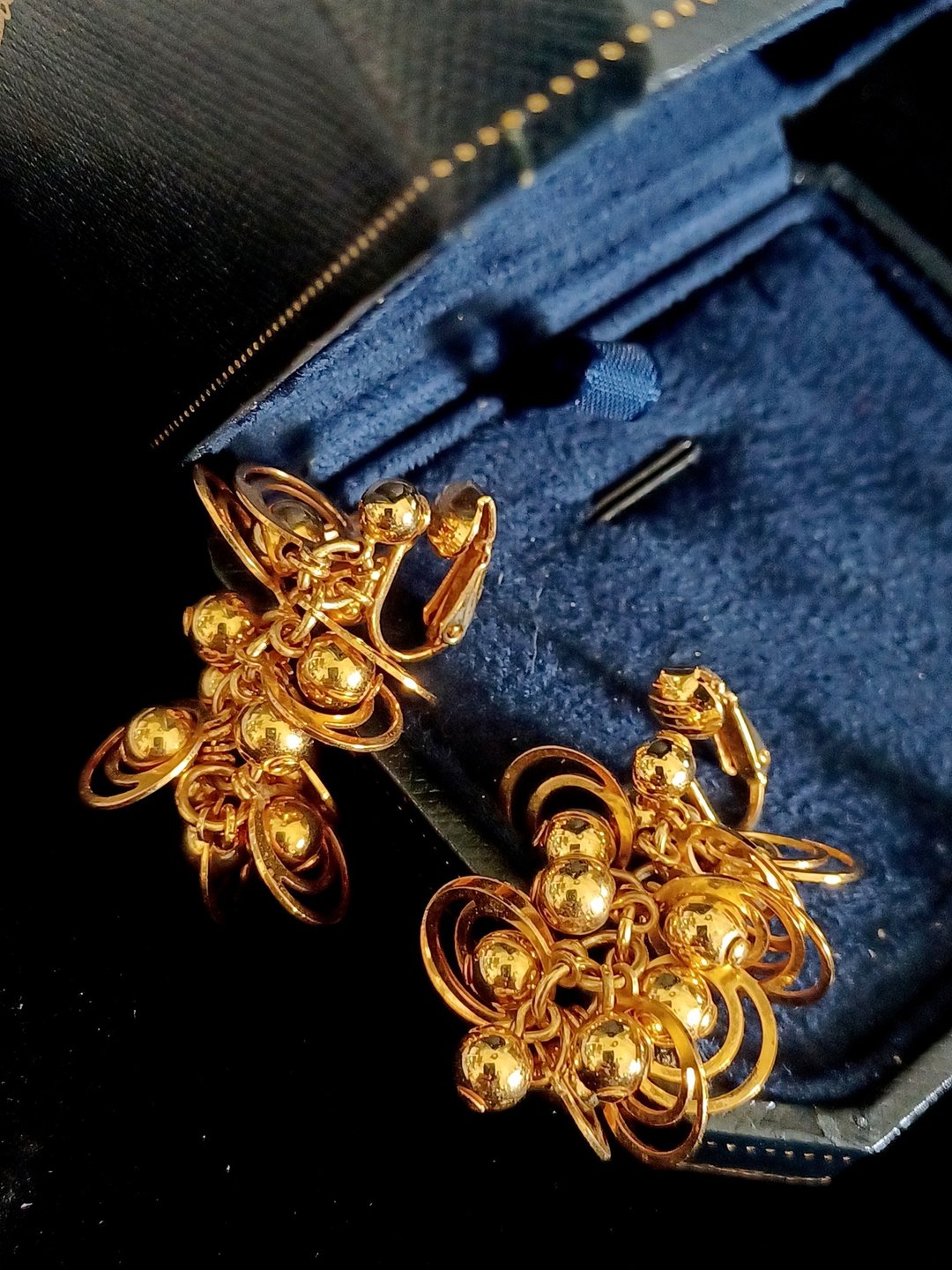 vintage jewelry  AVON 华丽金色星球环型吊饰 夹式耳环 - 耳环/耳夹 - 其他金属 