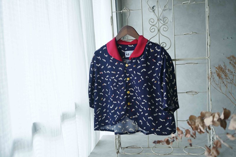 设计手作-和服改制靛蓝印花撞色领绢料短版衬衫 - 女装衬衫 - 丝．绢 蓝色
