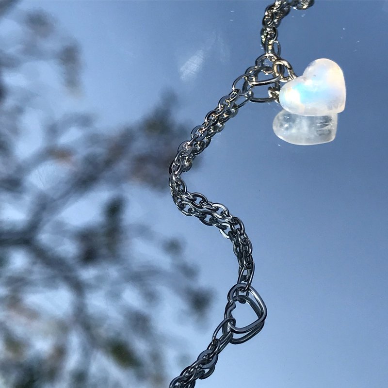 【Lost and find】可爱 天然石 蓝光 月亮石 心 手链 - 手链/手环 - 宝石 蓝色