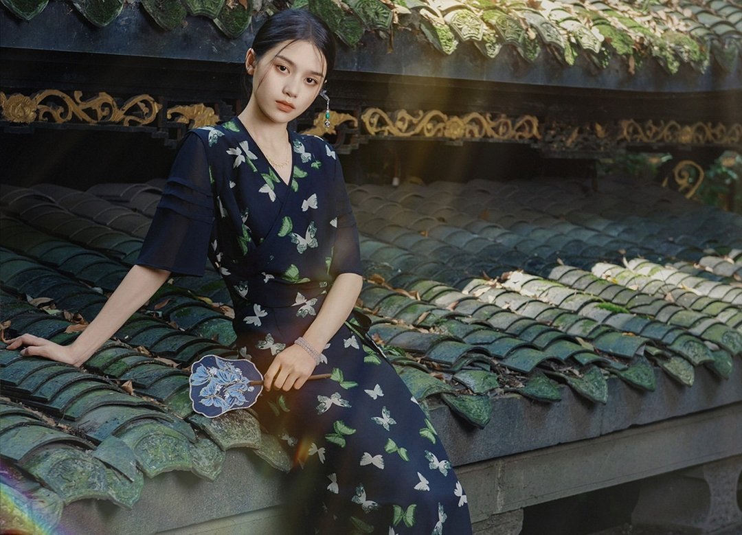 万物与我都是自由诗 新中式中國風藏裝 蝶梦印花清冷感洋裝 - 洋装/连衣裙 - 其他材质 黑色