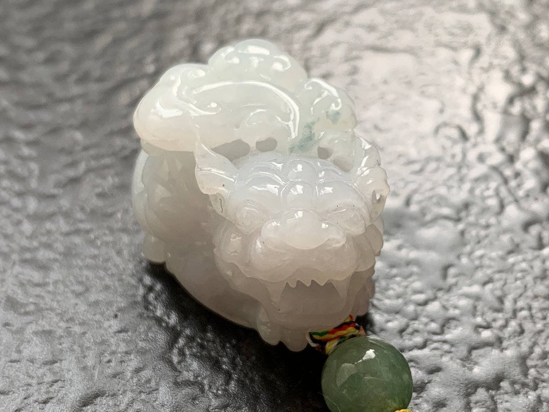 快速出货 免费开光 天然缅甸玉翡翠手工雕招财貔貅项链 五色线 - 项链 - 玉石 白色