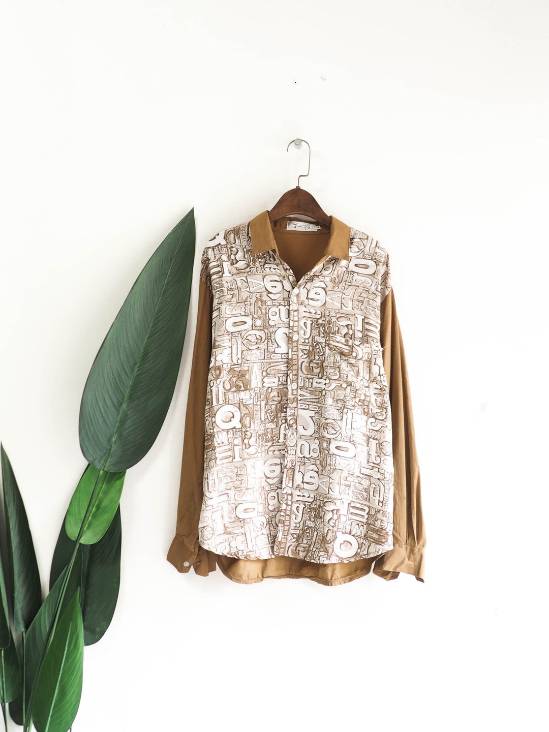 土黄神秘罗马隐密数字 古董衬衫罩衫上衣shirt oversize vintage - 女装衬衫 - 聚酯纤维 卡其色