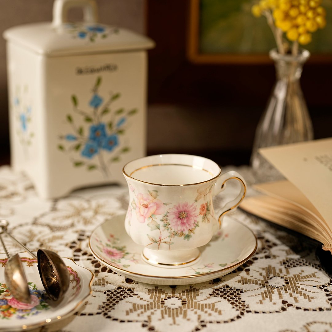欧洲Balmoral Castle粉花描金骨瓷茶杯/咖啡杯组 - 茶具/茶杯 - 瓷 多色