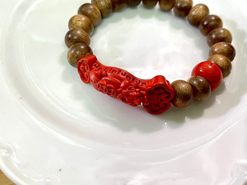 天然沈香珠/沉香珠 红砂貔貅弯管设计单圈手串s - 手链/手环 - 木头 咖啡色