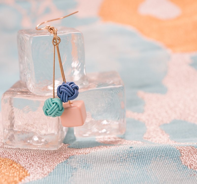 摆荡几何Mizuhiki玉结垂坠耳环/耳夹│马卡龙/抹茶二式 - 耳环/耳夹 - 丝．绢 多色