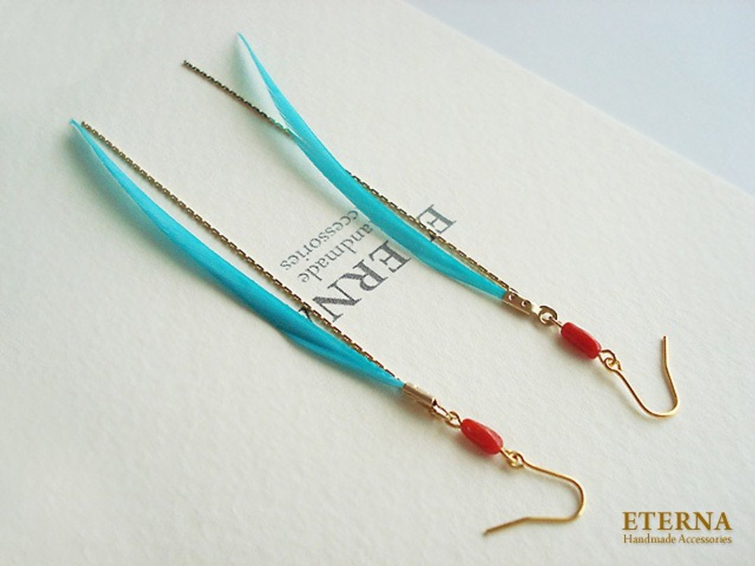 Blue goose quill with red coral hook earrings 穿孔耳環 - 耳环/耳夹 - 其他金属 绿色
