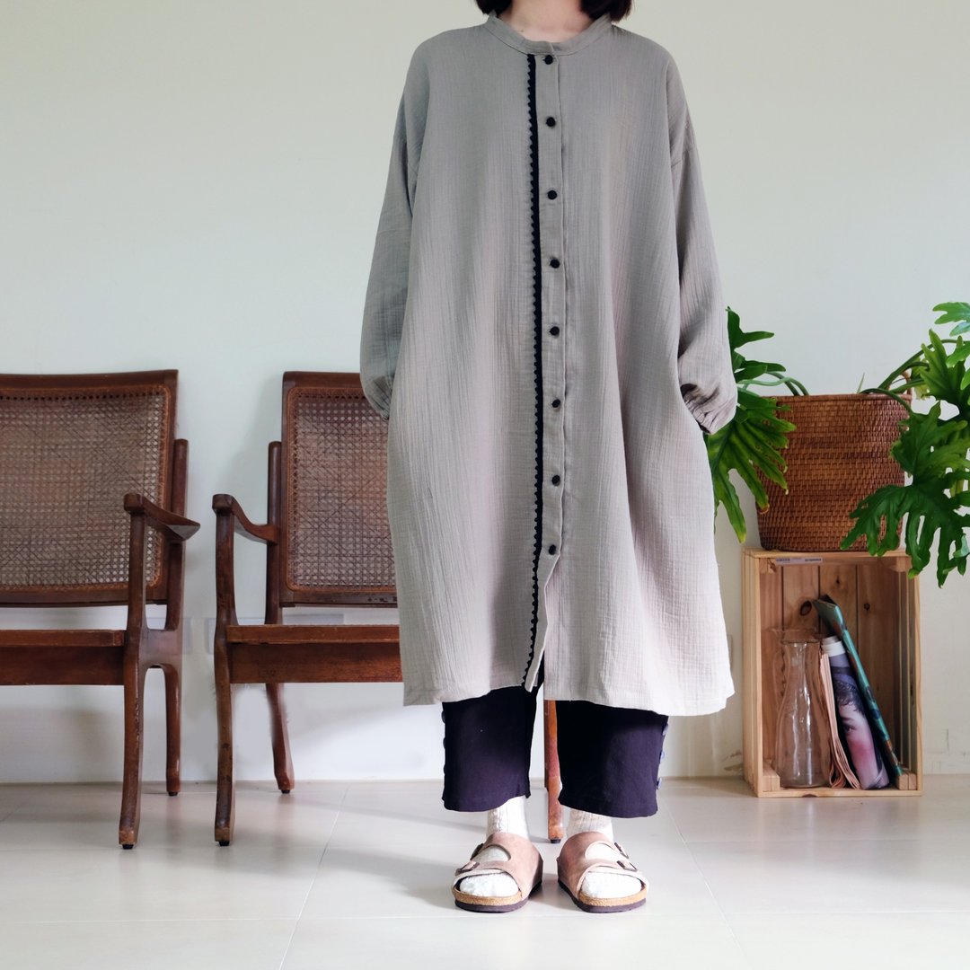 灰杏色小花苞袖 亨利领长版衬衫 - 女装上衣 - 棉 灰色