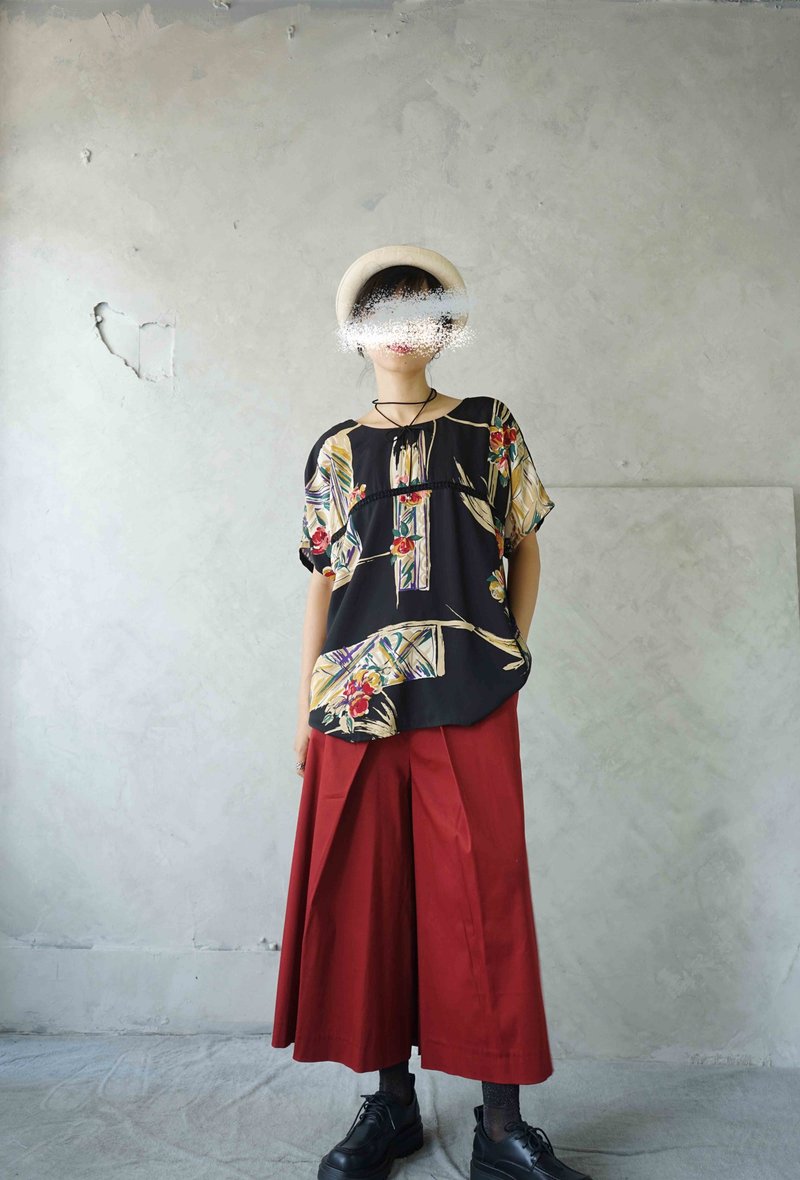 寻宝古着-欧风窗边花景印花连袖黑色上衣 - 女装上衣 - 聚酯纤维 黑色