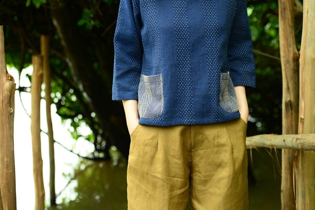 Cotton three quarter sleeves blouse - 女装上衣 - 棉．麻 