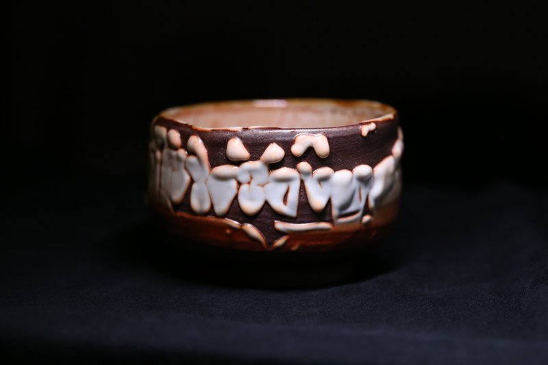 【 柴烧 】缩釉志野落灰 不规则茶碗 - 碗 - 陶 橘色