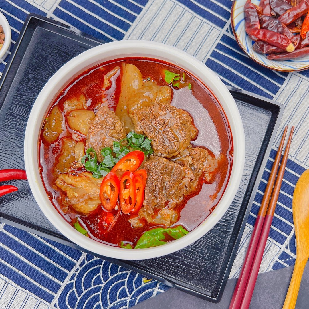 【搭嘴好食】即食麻辣半筋半肉牛肉汤(500g/包) - 料理包 - 新鲜食材 白色