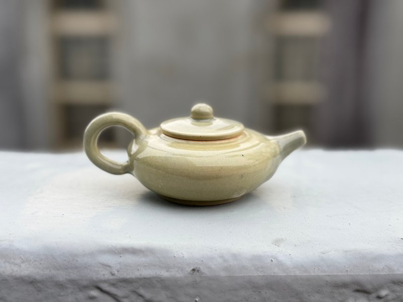 青瓷扁壶 - 茶具/茶杯 - 瓷 金色