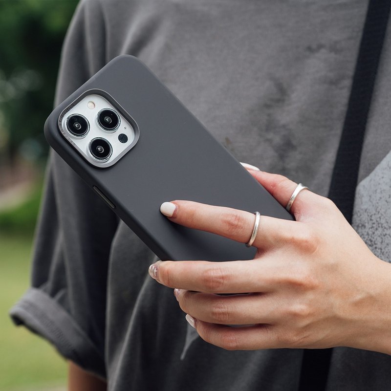 iPhone 15 系列 LinoHue液态硅胶双色镜头防摔手机壳 -深灰 - 手机壳/手机套 - 塑料 灰色