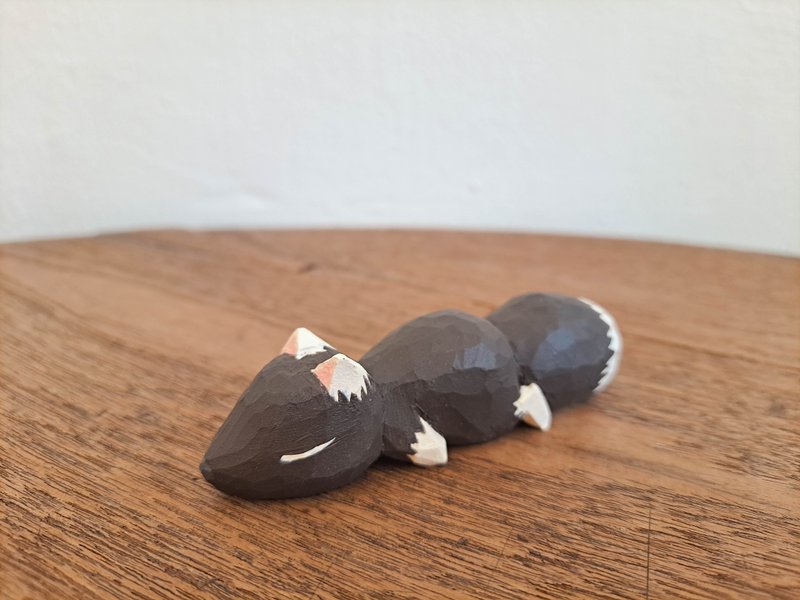 昏昏欲睡的黑狐 - 玩偶/公仔 - 木头 