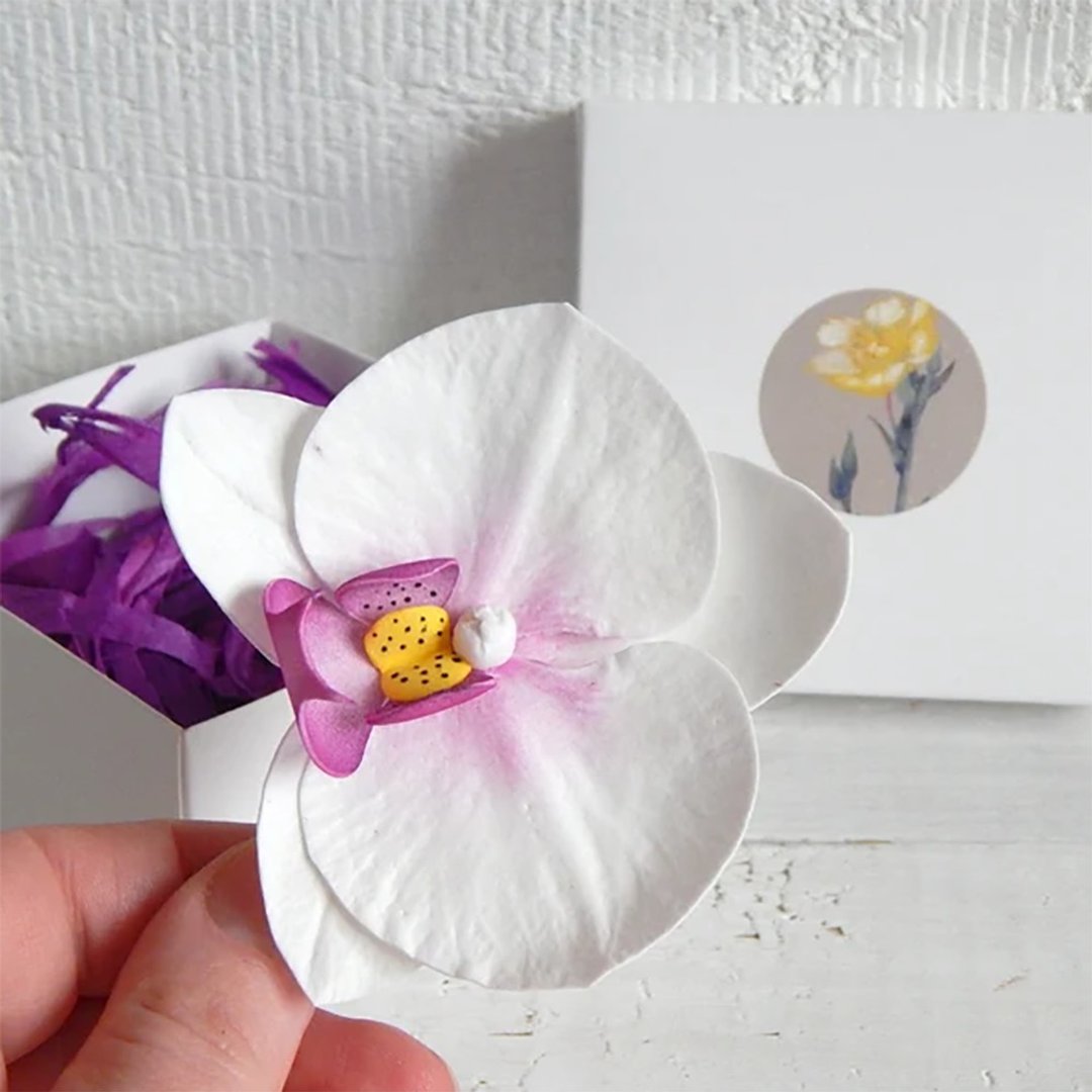 Orchid jewelry gifts Handmade hair clip flower Floral hair pin Beach wedding - 发饰 - 其他材质 白色