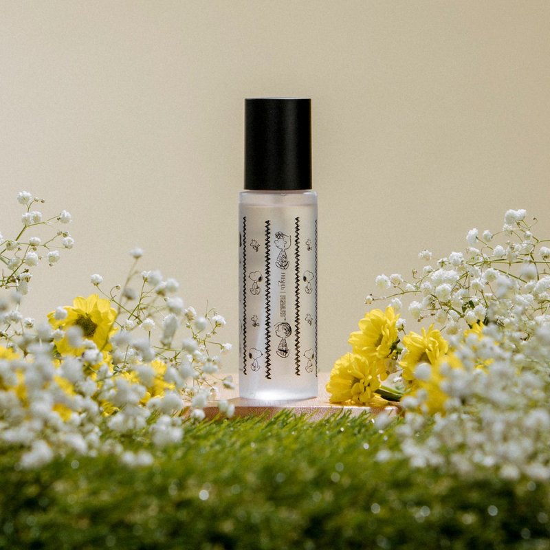 FreshO2 史努比 花生漫画持妆水喷雾 定妆喷雾 妆前保养 保湿 - 化妆水/喷雾 - 塑料 多色