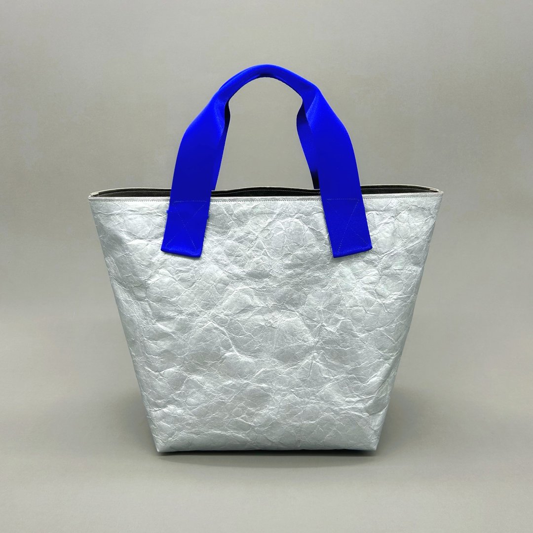 【东京发货】特殊材质 环保托特包 银色 × 群青蓝 / Petit M - 手提包/手提袋 - 防水材质 银色