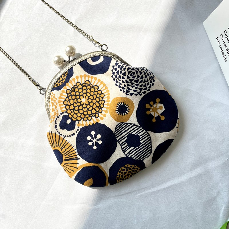 |蓝色星期一| 斜背链条 珍珠色圆珠口金包 斜背包 - 侧背包/斜挎包 - 棉．麻 