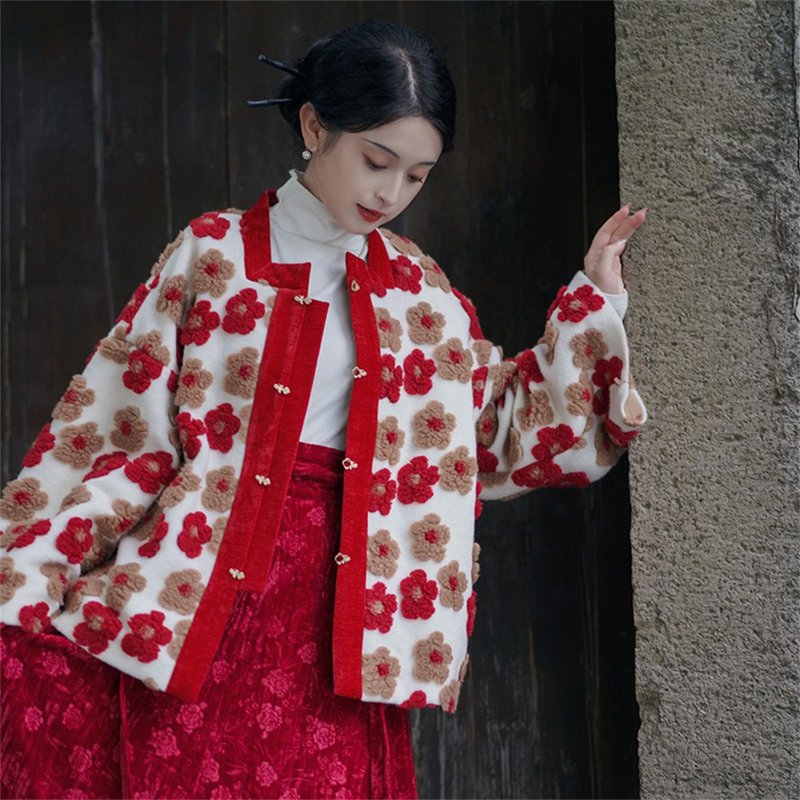 清平樂 紅花新中式國風羊羔毛厚外套 提花重工秋冬復古上衣 - 女装休闲/机能外套 - 聚酯纤维 红色