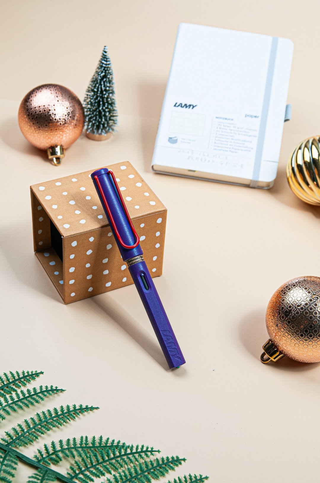 【雷雕免费刻字】LAMY safari 钢笔七彩礼盒 - 特仕版 - 紫罗红夹 - 钢笔 - 塑料 紫色
