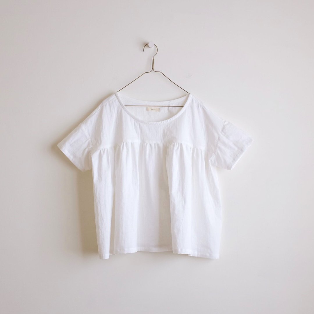 日常手作服  天使娃娃  温柔白短袖宽罩衫  二重棉纱 - 女装上衣 - 棉．麻 白色