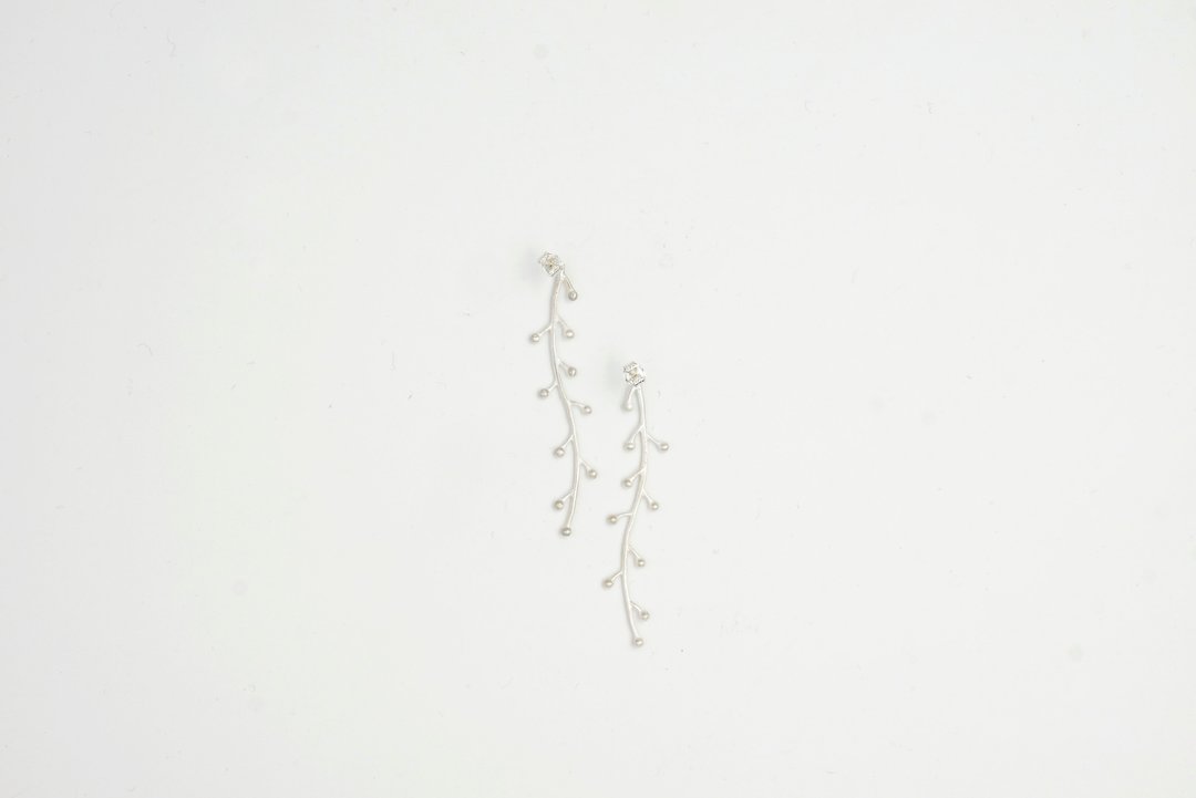 I-Shan13  点点小草耳环 直 - 耳环/耳夹 - 其他金属 透明