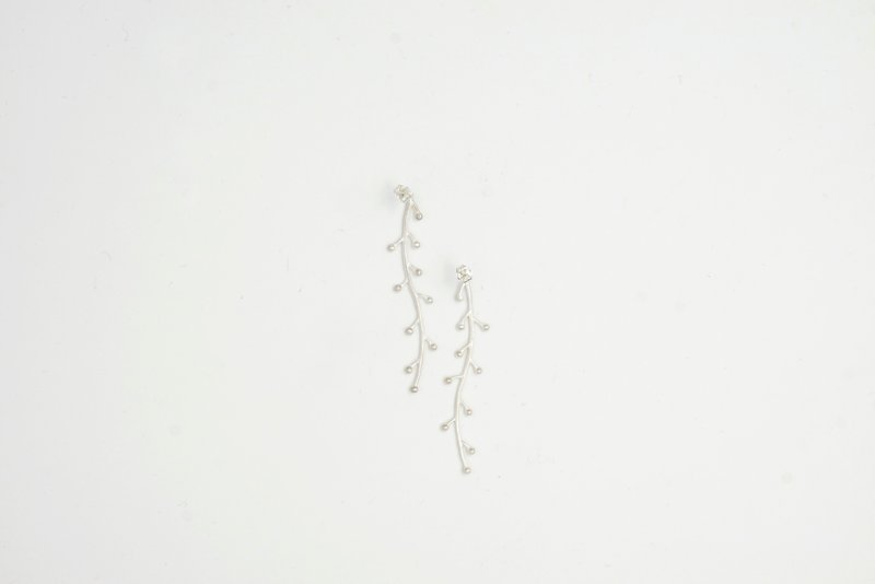 I-Shan13  点点小草耳环 直 - 耳环/耳夹 - 其他金属 透明