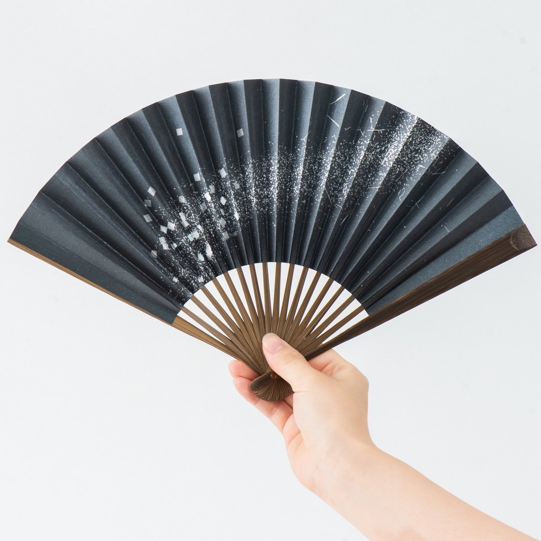 Japanese Folding Fan with Silver Leaf  Hakuzu1  karaki - 扇子 - 纸 黑色