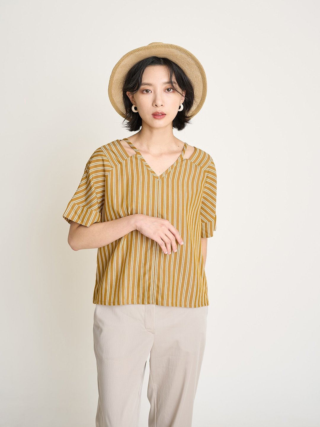 百叶小天窗条纹上衣-叶茶 - 女装 T 恤 - 其他人造纤维 卡其色