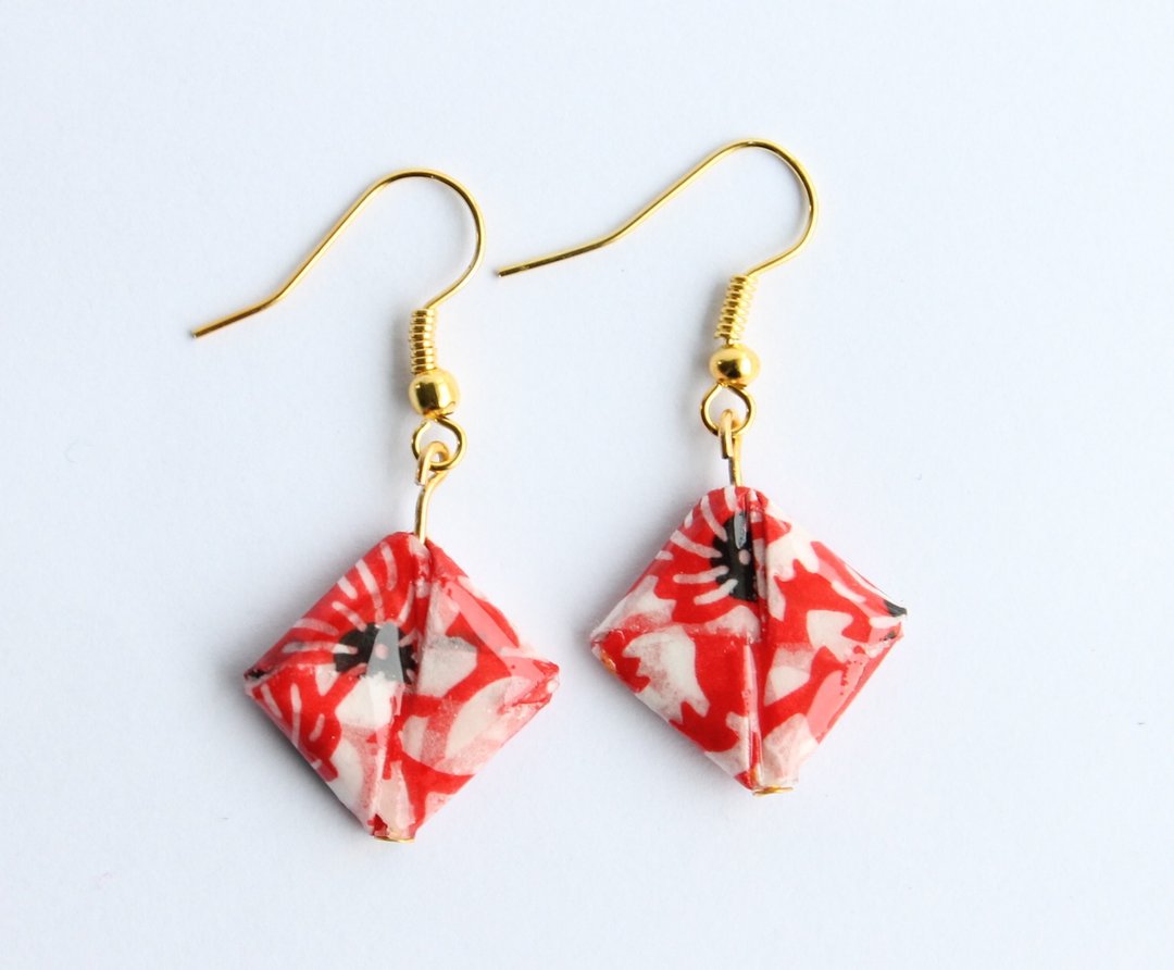 Handmade Origami Square Earrings - Red & White- Japanese Jewellery - 耳环/耳夹 - 纸 红色