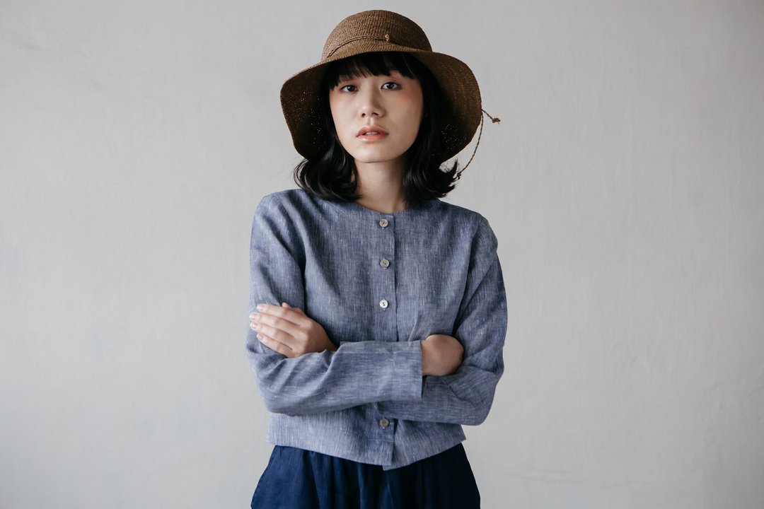 Long sleeves shirt with shell Buttons in Navy Chambray - 女装上衣 - 棉 蓝色