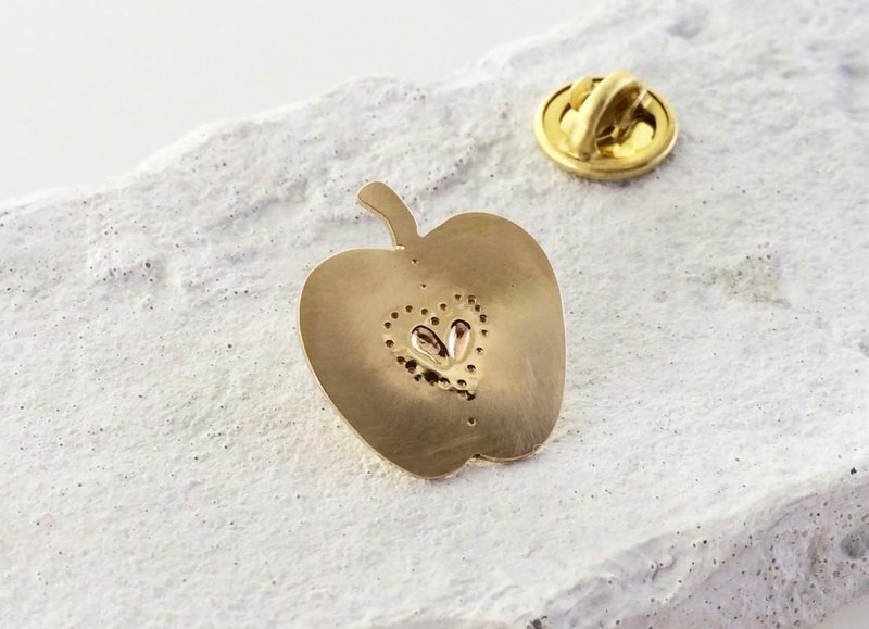 ☆ Apple ☆ Brass pins - 胸针 - 其他金属 金色