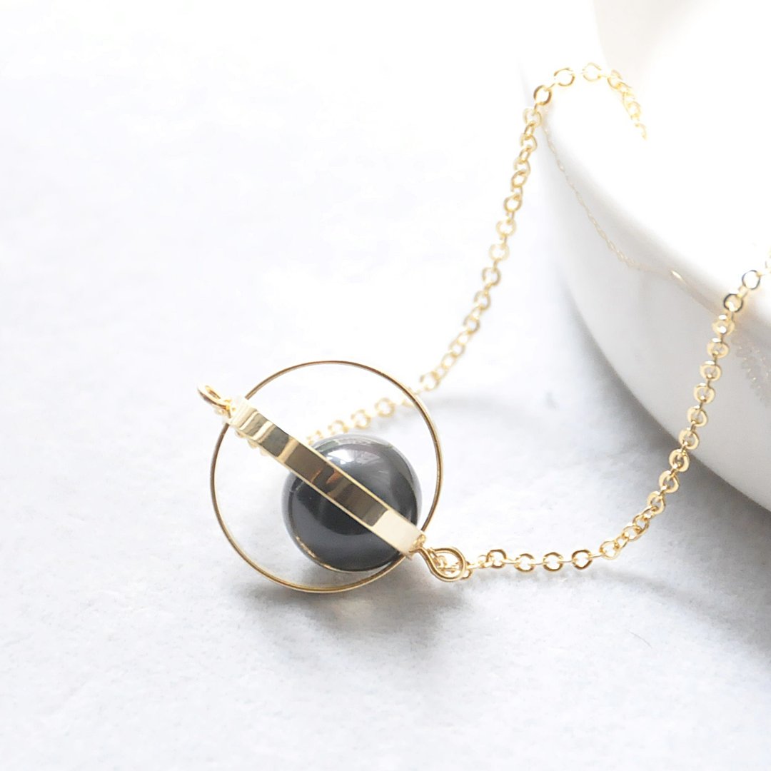 守护星球。宇宙。金环。黑曜石。项链 Guardian Planet。Galaxy。Golden Ring。Obsidian。Necklace。生日礼物。闺蜜礼物。姐妹礼物 - 颈链 - 宝石 黑色