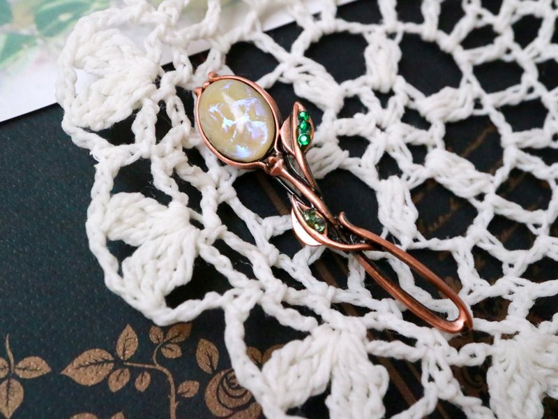 Bud Brooch Milk Cream Rose Rose Rose Yellow Elegant Delicate Elegance Adult Art Nouveau Dragon's Breath Style Schiller Play Color Small Small Small Small Small - 胸针 - 玻璃 黄色