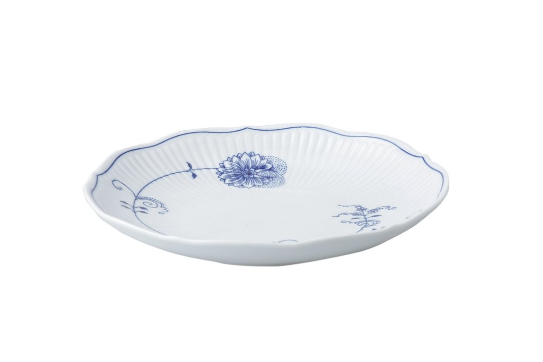 布尔诺广场波纹圆浅盘 -17CM /  婚礼 / 新居礼物 / 母亲节礼盒 - 盘子/餐盘/盘架 - 瓷 白色