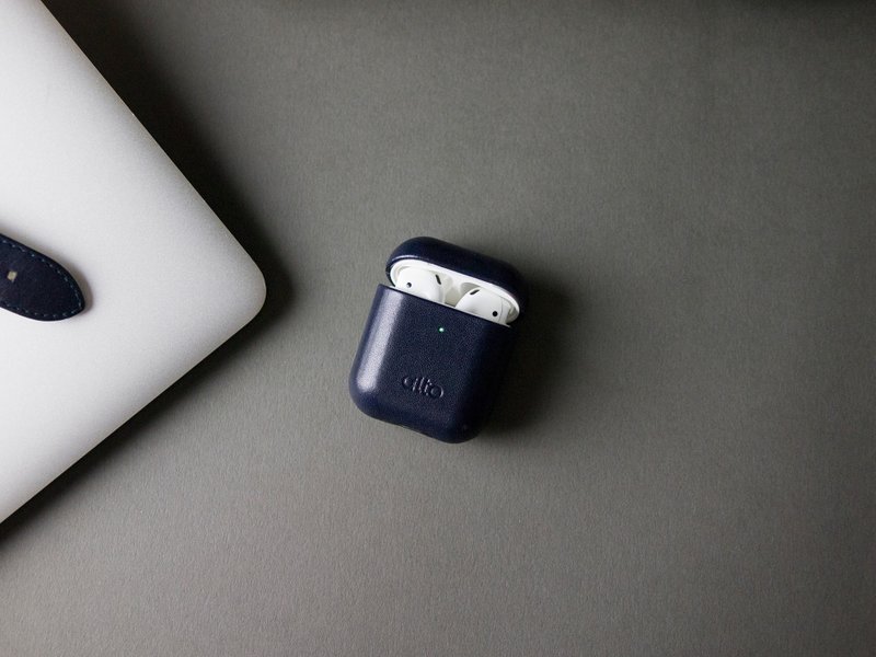 【Pinkoi 限定色】AirPods 皮革保护套 - 海军蓝 - 耳机 - 真皮 蓝色