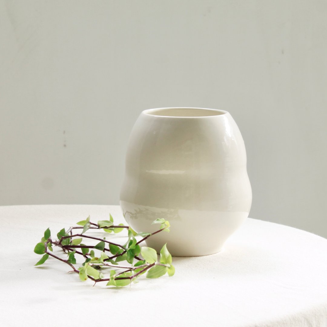 【日常花器】润圆白瓷花器-亮白 - 花瓶/陶器 - 瓷 