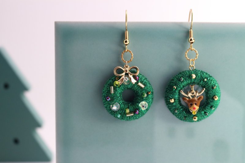 刺绣耳环 - 在圣诞节之前 Before Christmas (Reindeer) - 耳环/耳夹 - 绣线 绿色