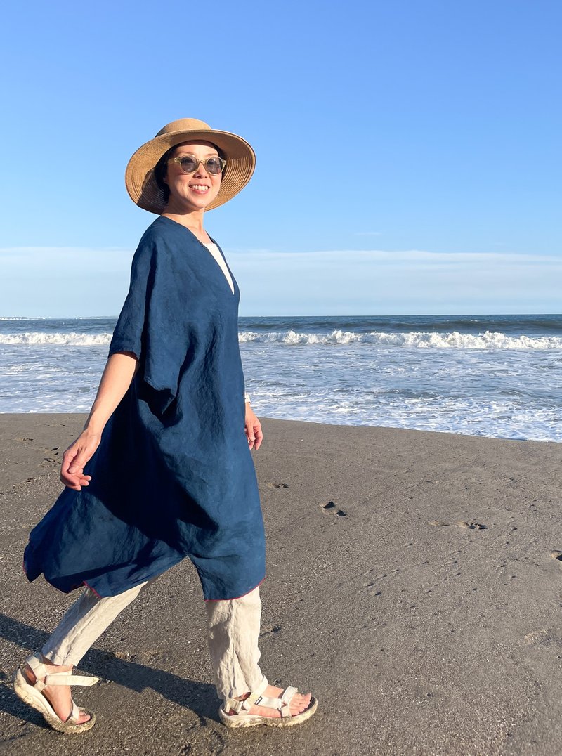 触感滑顺的法式亚麻蓝染长袍式洋装 Poncho Dress JAPANBLUE Aizome French Linen - 洋装/连衣裙 - 棉．麻 蓝色