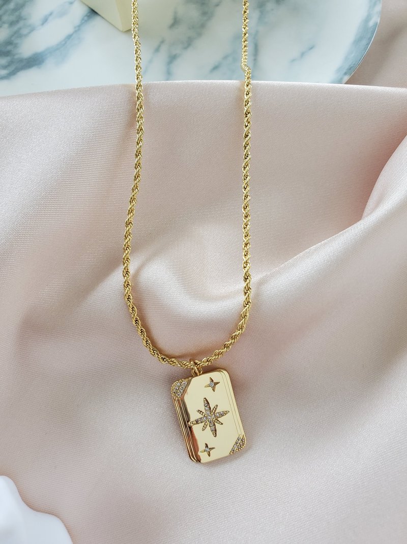 黄铜镀 14K 金 星星项链 ~ 镶钻方牌 ~ 北极星项链 ~ 麻花项链 - 项链 - 铜/黄铜 金色