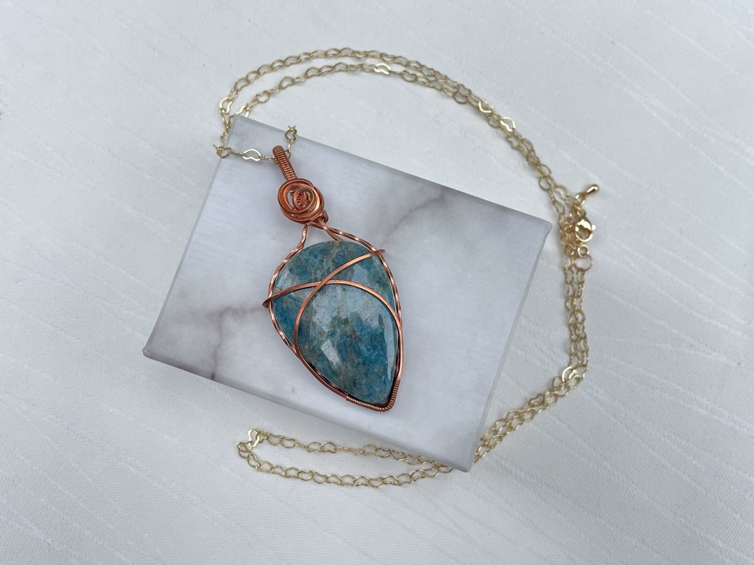 #230328 wire wrapping 蓝磷灰石 铜线 绕线 吊堕 - 项链 - 铜/黄铜 金色