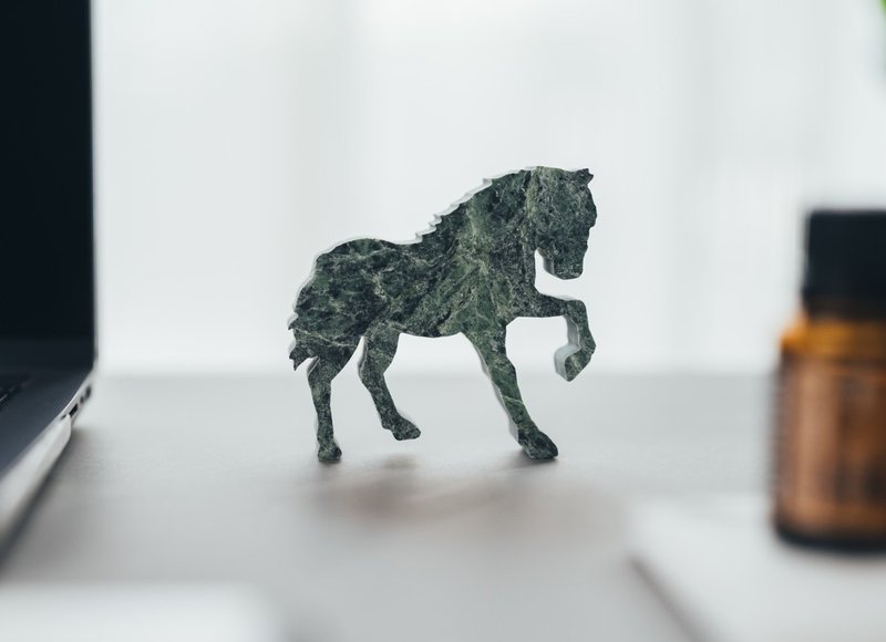 【马年礼物】大理石扩香石  - 马  (台湾蛇纹石) - 香薰/精油/线香 - 石头 绿色