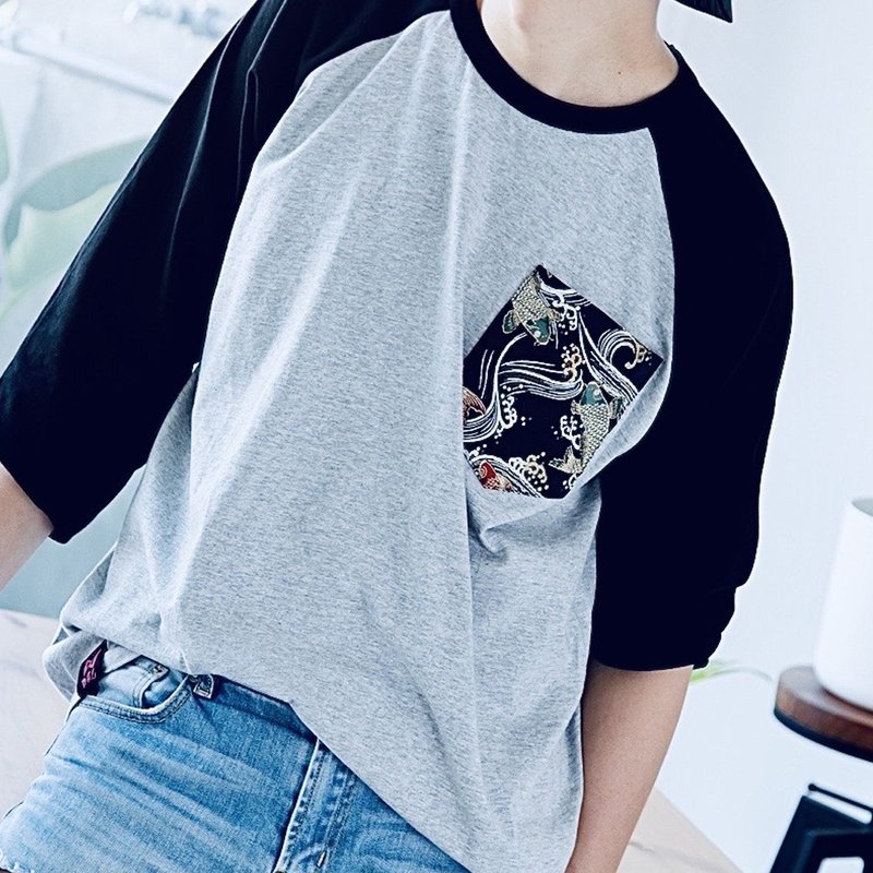 【定制化礼物】 京都西镇织圆摆七分袖T恤~黑(口袋花样可挑选) - 男装上衣/T 恤 - 棉．麻 多色