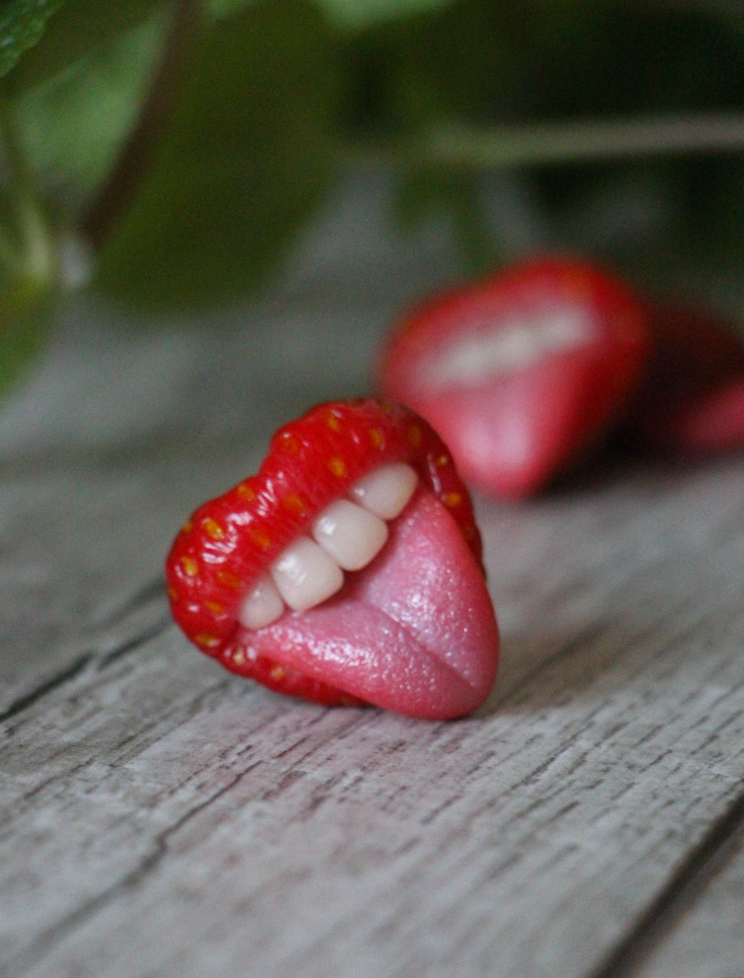 Red Lips Ring, Novelty Ring, Hippie Jewelry - 戒指 - 粘土 红色